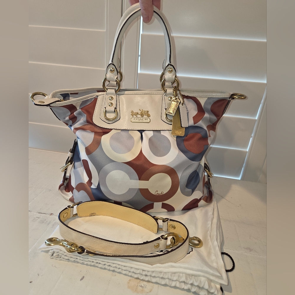 EUC - Coach 225 Op Art Patterned Tote